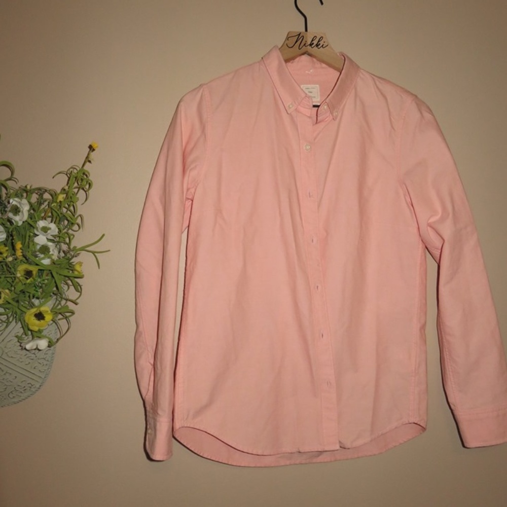 *PRICE DROP!!* Gap button-down sz. M ✨